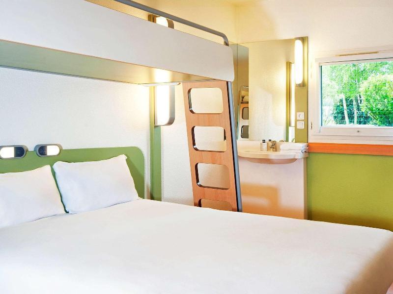 Ibis Budget Versailles Trappes Exterior photo