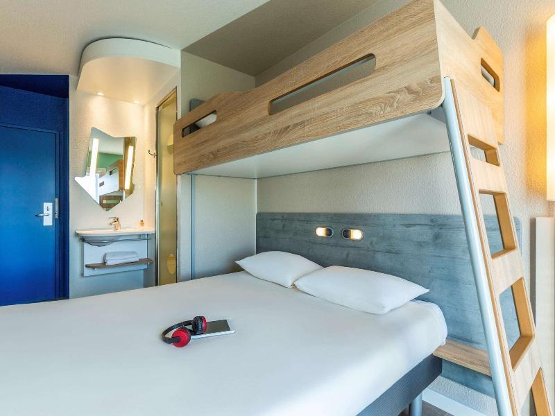 Ibis Budget Versailles Trappes Exterior photo