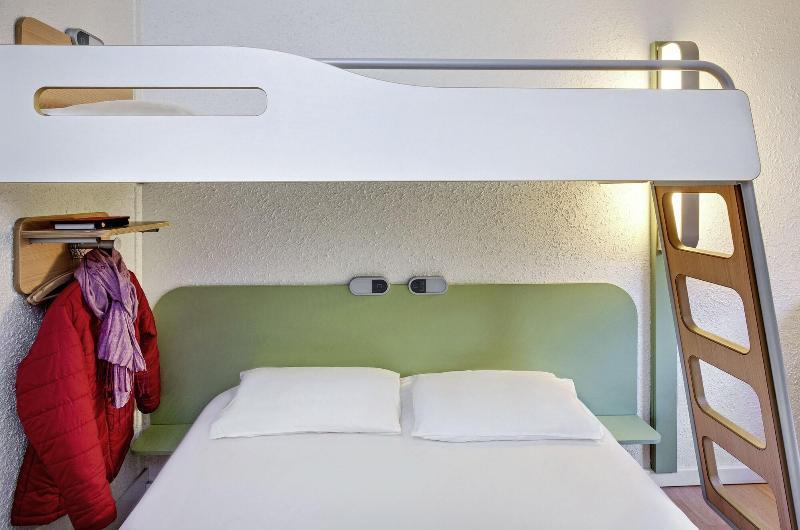 Ibis Budget Versailles Trappes Exterior photo